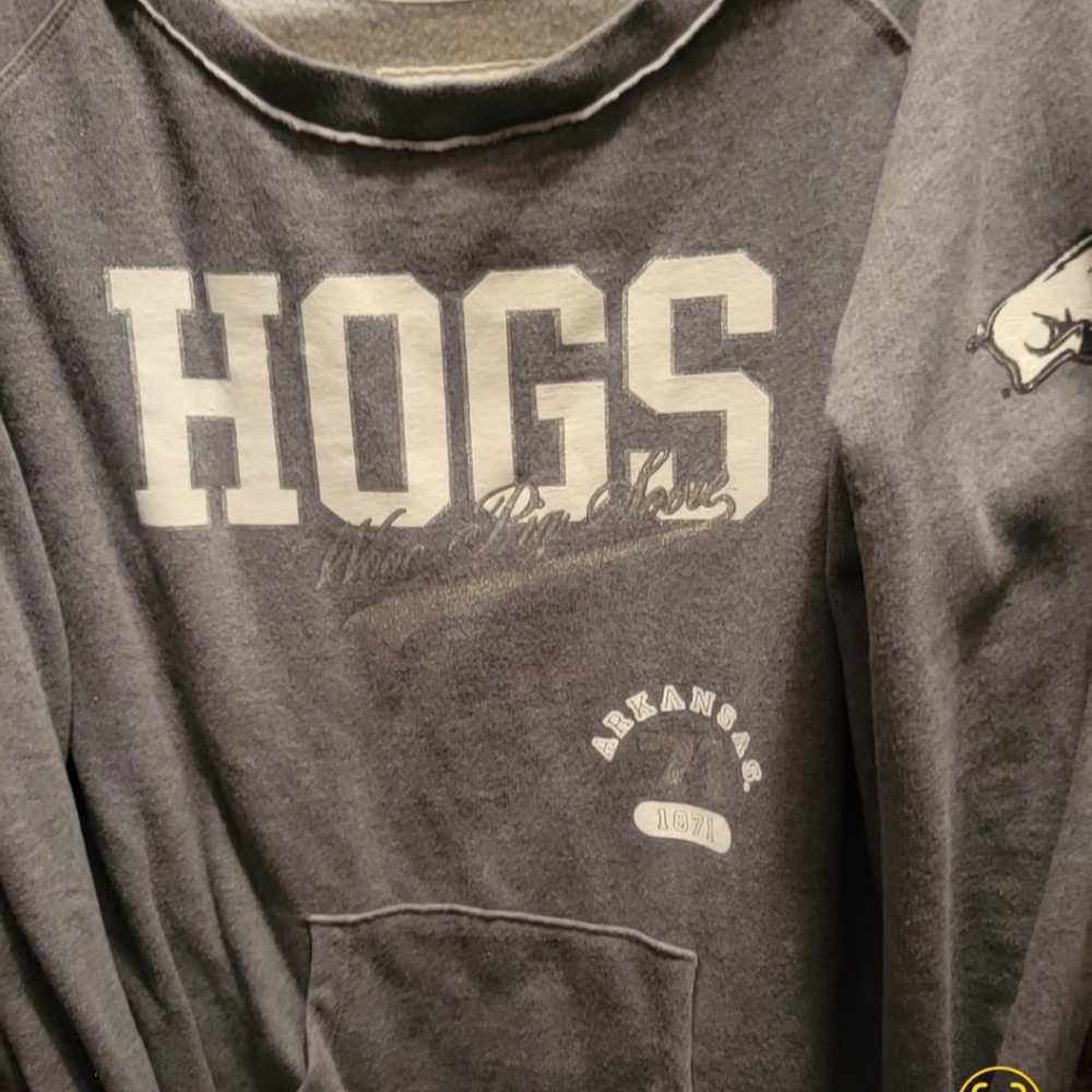 Women's XL grey long-sleeved Arkansas Razorback sweatshirt